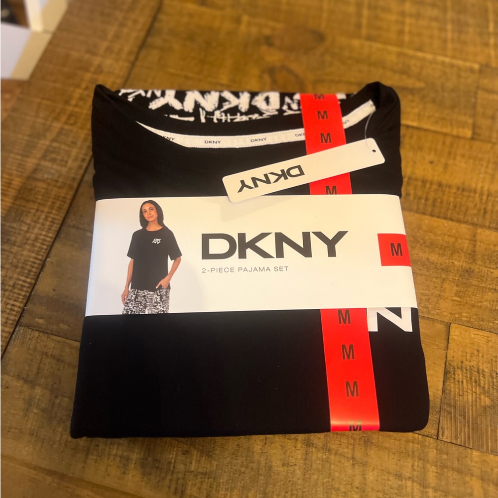 New DKNY 2 piece black and white womens pajama set, shirt  capris - medium 10/12